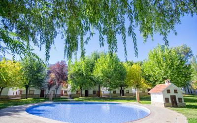 Complejo Turístico Los Enebros - Piscina